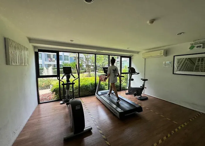 Centrio Condominiums Top Floor With Pool And Garden View